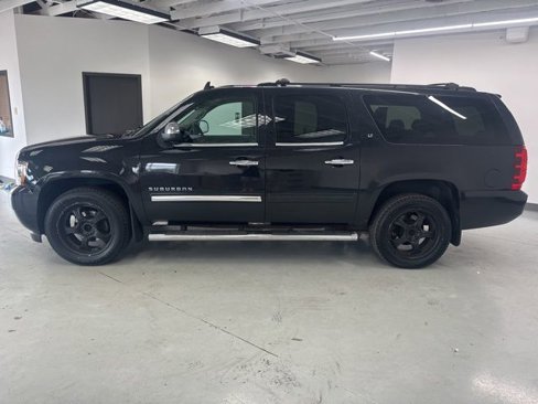 Used 2013 Chevrolet Suburban LT w/ Texas Edition image 4