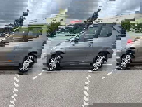 Used 2012 Volkswagen Golf w/ Convenience Package image 2