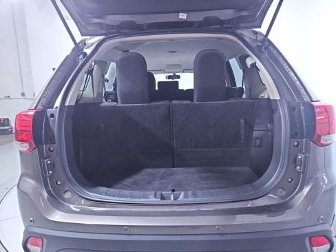Used 2017 Mitsubishi Outlander ES image 21