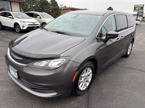 Used 2017 Chrysler Pacifica Touring image 7