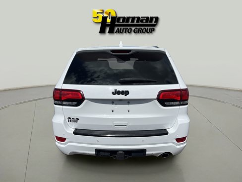 Used 2017 Jeep Grand Cherokee Altitude image 4
