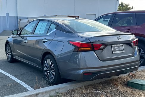 Certified 2024 Nissan Altima 2.5 SV image 3
