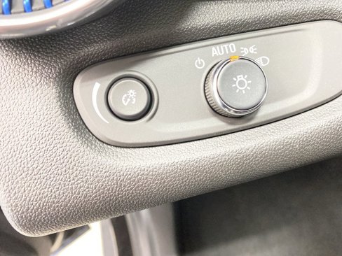 New 2025 Chevrolet Trax LT w/ LT Convenience Package image 28