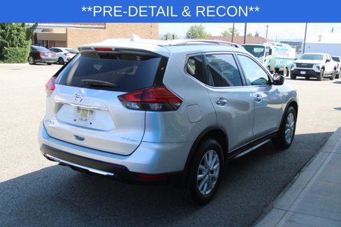 Used 2017 Nissan Rogue SV image 6