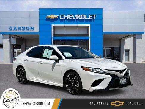 Used 2018 Toyota Camry XSE image 1