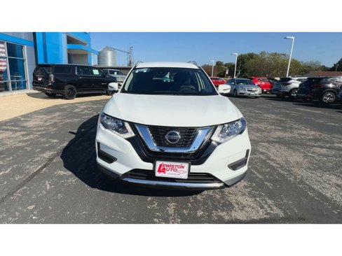 Used 2020 Nissan Rogue SV image 3