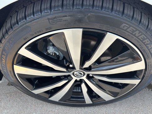 Used 2022 Nissan Altima 2.5 SR image 12