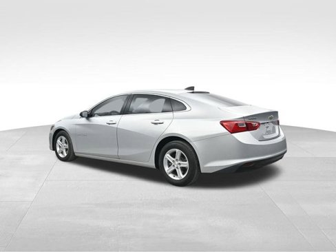 Used 2019 Chevrolet Malibu LS image 2