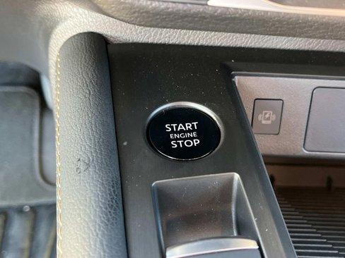 Used 2025 Nissan Kicks SV image 24