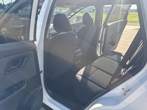 Used 2023 Nissan Rogue S image 25