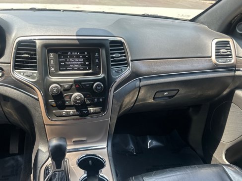 Used 2017 Jeep Grand Cherokee Limited image 30