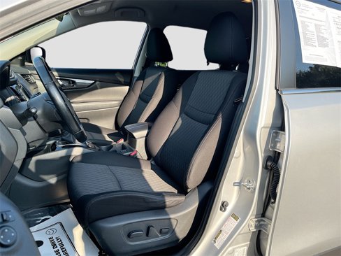 Certified 2020 Nissan Rogue SV image 19