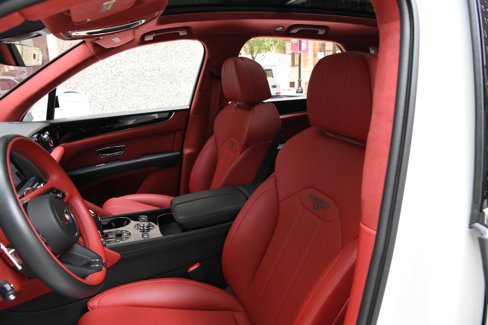 Used 2023 Bentley Bentayga image 9
