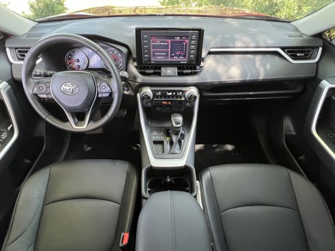 Used 2022 Toyota RAV4 XLE Premium image 15