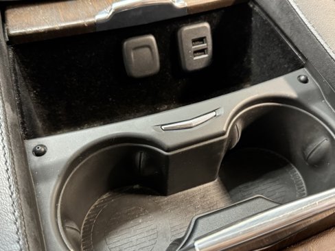 Used 2015 Cadillac Escalade Luxury image 25