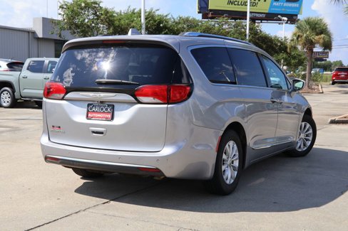 Used 2019 Chrysler Pacifica Touring-L image 2