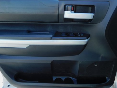 Used 2014 Toyota Tundra Limited image 24