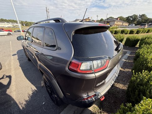 Used 2019 Jeep Cherokee Trailhawk image 8