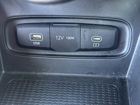 Used 2023 Hyundai Venue SEL w/ Cargo Package image 31