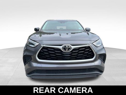 Used 2021 Toyota Highlander L image 9