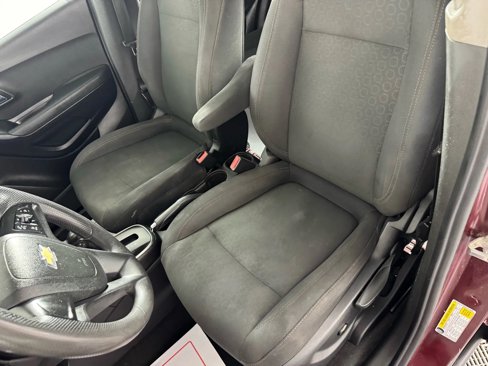 Used 2017 Chevrolet Trax LS image 32