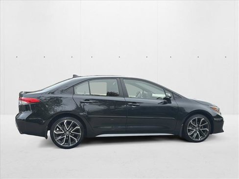 Used 2022 Toyota Corolla SE image 4