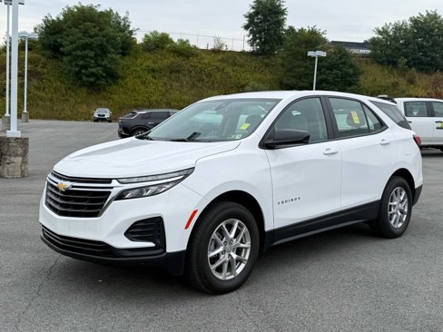 Used 2023 Chevrolet Equinox LS image 1