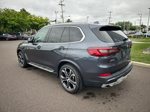 Certified 2022 BMW X5 xDrive45e w/ Luxury Seating Package image 3