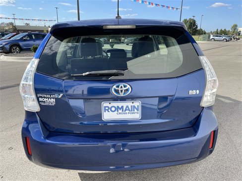 Used 2014 Toyota Prius V Three image 4