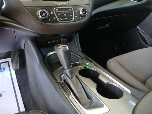 Used 2020 Chevrolet Malibu LT image 16