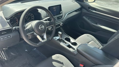 Used 2022 Nissan Altima 2.5 SV image 12
