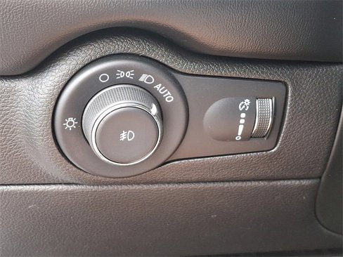 Used 2021 Dodge Durango SXT image 27