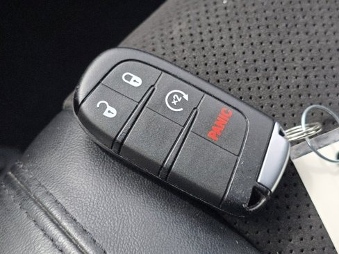 Used 2019 Jeep Grand Cherokee Laredo w/ Laredo X Package image 18