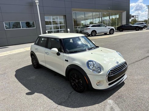 Used 2018 MINI Cooper 4-Door Hardtop image 1