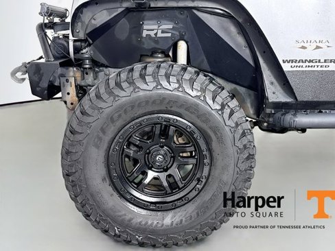 Used 2016 Jeep Wrangler Unlimited Sahara w/ Dual Top Group image 31