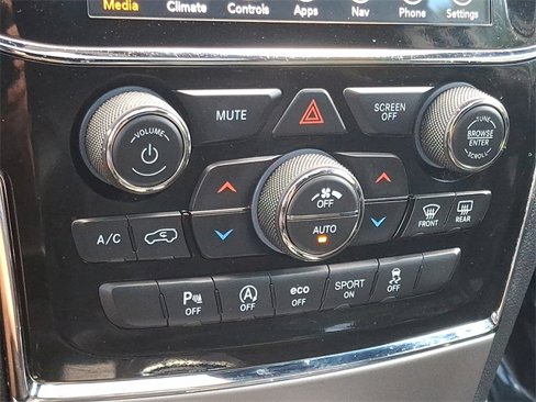 Used 2020 Jeep Grand Cherokee Altitude image 16