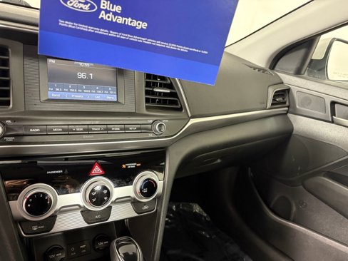 Used 2019 Hyundai Elantra SE w/ Cargo Package image 17