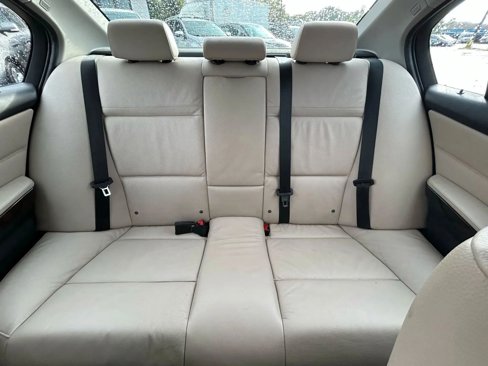 Used 2011 BMW 328i xDrive Sedan image 21