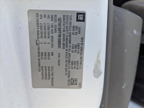 Used 2017 GMC Savana 2500 image 22