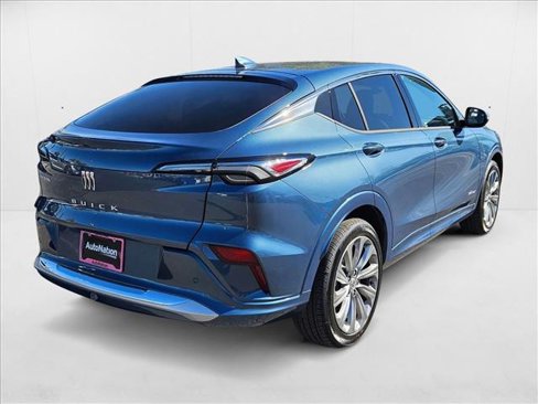New 2025 Buick Envista Avenir image 2