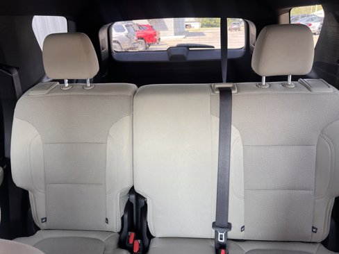 Used 2023 Chevrolet Traverse LS image 28