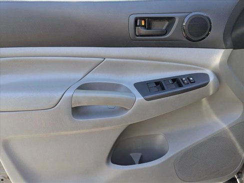 Used 2012 Toyota Tacoma 2WD Double Cab image 9