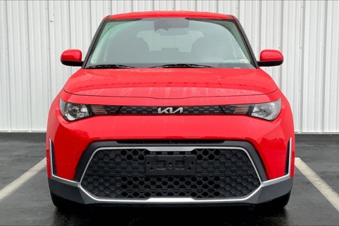 Used 2023 Kia Soul LX image 3