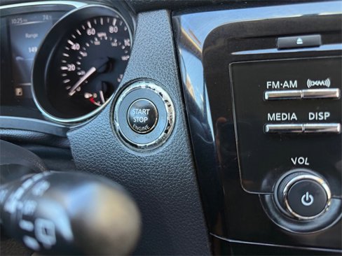 Used 2016 Nissan Rogue SV image 23