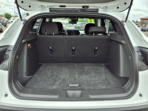 Used 2025 Chevrolet Trax RS image 21