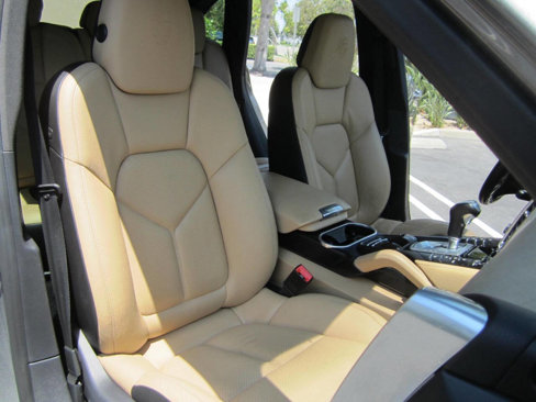 Used 2014 Porsche Cayenne Platinum Edition image 19