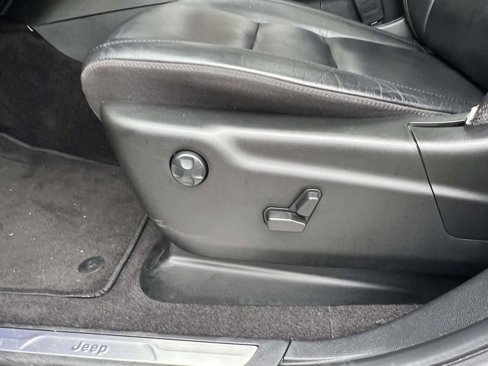 Used 2022 Jeep Grand Cherokee Limited image 18
