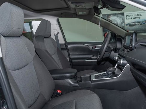 Used 2022 Toyota RAV4 XLE image 22