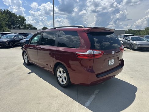 Used 2015 Toyota Sienna LE image 8