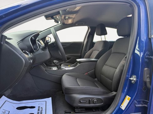 Used 2023 Chevrolet Malibu LT image 9